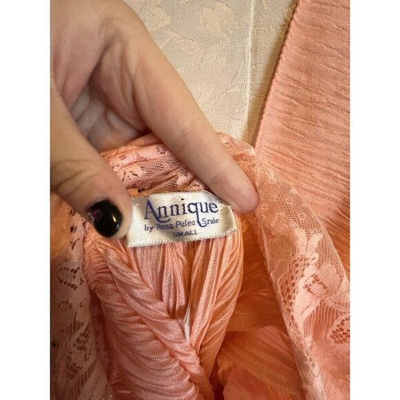 Vintage Annique by Rosa Puleo Szule Peach Maxi Crinkle Fabric Nightgown Sz S - Picture 7 of 7